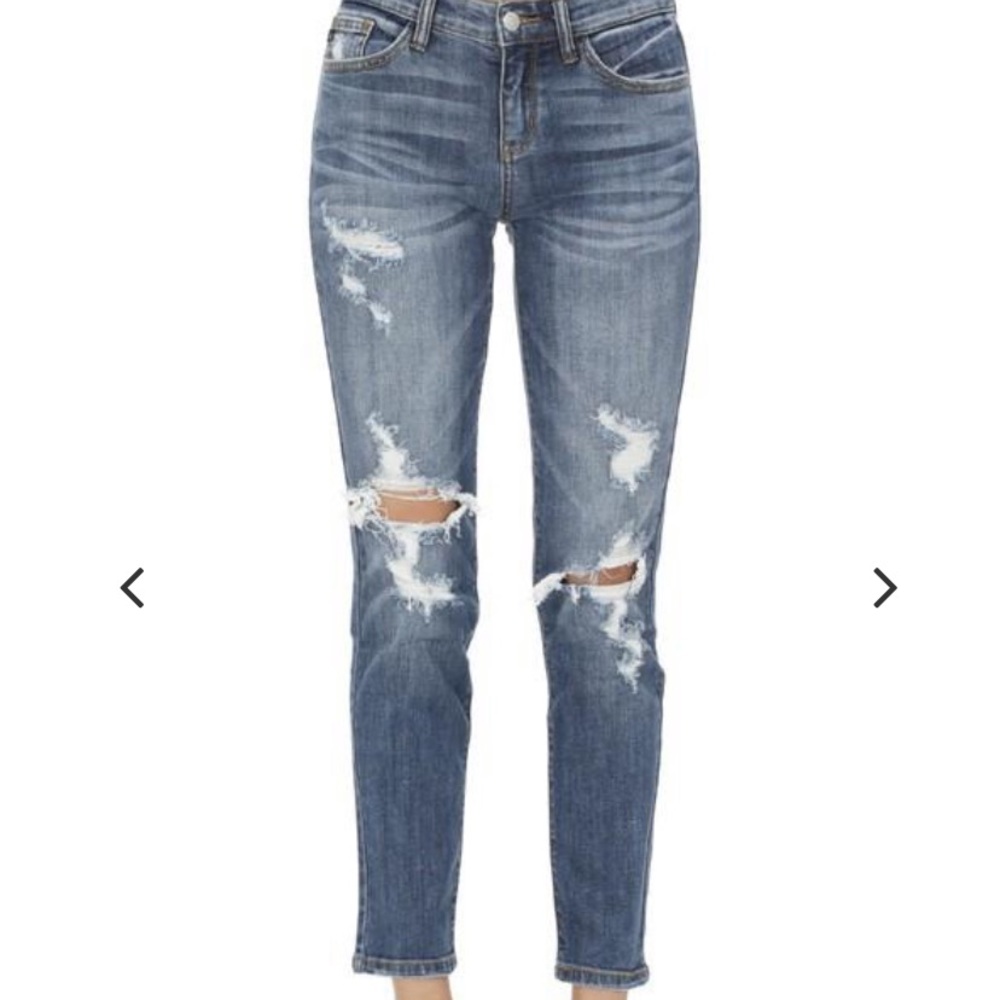 Judy Blue distressed jeans boyfriend fit